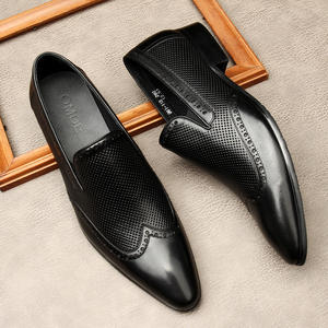 Chaussures en cuir pour hommes sur mesure haut de gamme, adaptées au bureau, au style décontracté et aux tendances de la mode. - Product Image 3