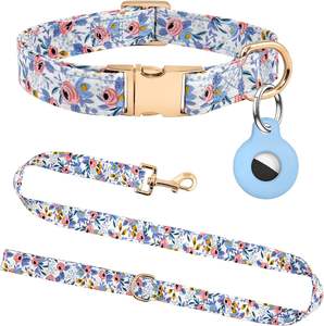 Conjunto de cuello y correa Soporte Airtag, collares de perro ajustables Hebilla de metal de liberación rápida, Patrones de flores azules con acolchado suave para - Product Image 1