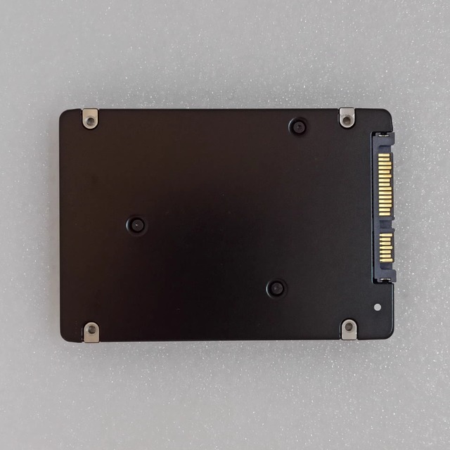 HORNG SHING Solid state drive Used MZ7LH7T6HMLA-00005 2.5" 7.68TB SSD SATA 6.0Gbps
