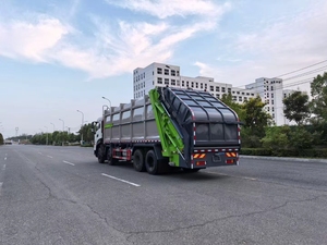 Camion poubelle Dongfeng d'origine chinoise avec moteur diesel 4,5 L et réservoir sous pression pour une gestion efficace des déchets - Product Image 3