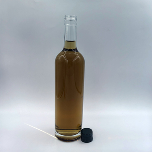 Bouteille en verre transparente vide de 700 ml (70 cl, 620 g) avec bouchon à vis pour <span class=keywords><strong>Vodka</strong></span>, Whisky, Brandy, Gin, Rhum, Tequila – <span class=keywords><strong>Prix</strong></span> usine avantageux - Product Image 1