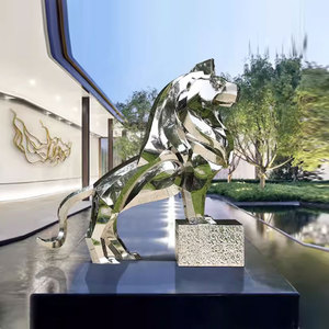 Индивидуальная геометрическая абстрактная скульптура большого льва для улицы, декоративная полированная статуя льва из нержавеющей стали для газона - Product Image 3