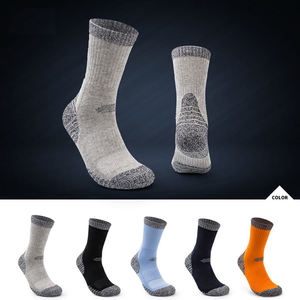 Gym Chaussettes De Luxe Qualité Mode Coton Hommes Crew Chaussettes Broderie Logo Imprimer Gym Chaussettes Personnalisées - Product Image 6