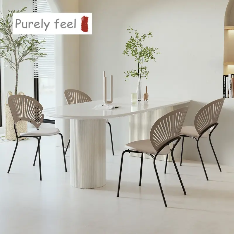 PurelyFeelクリームスタイルのダイニングテーブルと椅子のモダンな真っ白なロックプレート型のミドルアイランドテーブルの組み合わせ