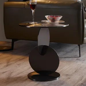 Tasarımcı yan masa kaya kurulu oturma odası yuvarlak İtalyan tarzı minimalist basit kişilik yaratıcı hareketli kanepe köşe masa