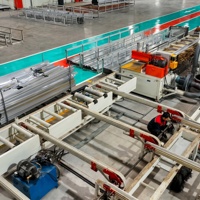 Machine de redressement de métaux à lit de refroidissement 30T contrôlée par PLC Yizheng pour aluminium architectural et industriel T5 T6