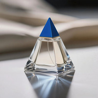 OEM/ODM Fabrikpreis Pyramidenförmige Parfümglasflasche 30ml 50ml 100ml Klare Maßgefertigte Duftflasche mit Verschluss