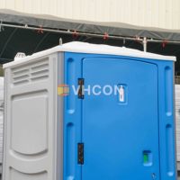 Toilettes portables en plastique HDPE préfabriquées, recyclables, louables, pour l'extérieur, pour les parcs, les terrains de football