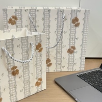 Sac cadeau en papier kraft brun biodégradable et écologique personnalisable, impression couleur, logo en relief, logo privé pour chaussures