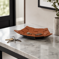 Plateau de rangement moderne et minimaliste en similicuir tressé, pliable et empilable, pour entrée, porte-clés et organisateur de télécommandes de bureau