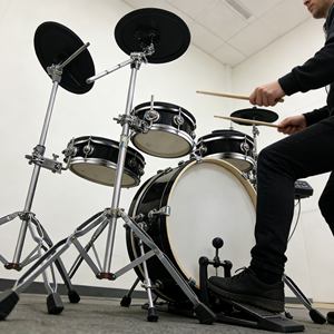 Rêve du débutant : <span class=keywords><strong>Batterie</strong></span> électronique pour enfants avec mode de <span class=keywords><strong>cours</strong></span>, transformant l'entraînement en jeu pour les jeunes apprenants - Product Image 2