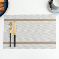 Platzset de luxe 12 pouces décor de Table mariage noir PVC antidérapant Jacquard résistant à la chaleur tapis Rectangle Table napperon pour salle à manger