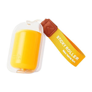 Rodillo Adhesivo Quitapelusas Portátil, Cepillo para Quitar Pelo de Mascotas y Ropa con Correa para Colgar para Facilitar su Transporte - Product Image 2