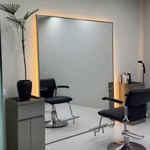 Miroir de salon rectangulaire grand format sur pied avec cadre métallique moderne pour studio de beauté et coiffeuse d'anniversaire - Product Image 3