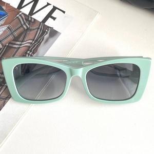 Lunettes de soleil tendance vintage bleues de haute qualité avec verres PC UV400, style streetwear euro-américain 2025, polyvalentes - Product Image 3