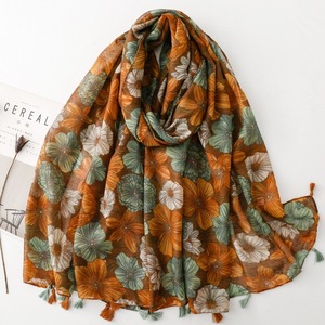 Sciarpe e Scialli Eleganti in Misto Cotone con Stampa Foglie di Banana 2026 per Donna, Bufandas <span class=keywords><strong>Blu</strong></span> con Stampa Floreale in Voile di Cotone con Nappe - Product Image 4