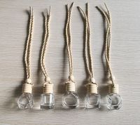 Diffuseur de désodorisant de voiture vide 5ml 8ml 10ml bouteille en verre de parfum suspendue de voiture de forme quelconque avec le chapeau en bois