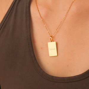 كريس أبريل في الأسهم مجوهرات عصرية PVD الذهب مطلي 316L الفولاذ الصلب عامية المشتركة قائلا مربع بطاقة قلادة قلادة - Product Image 1