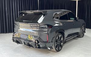 Kit carrosserie de haute qualité pour BMW XM G09 en fibre de carbone sèche style Msy, comprenant pare-chocs avant, capot moteur et couvercle de capot. - Product Image 5