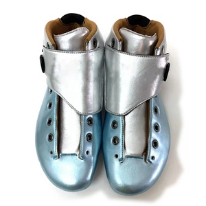 Patins à roulettes en ligne professionnels de haute qualité entièrement en fibre de carbone, faits à la main, avec empeigne en cuir - Product Image 1