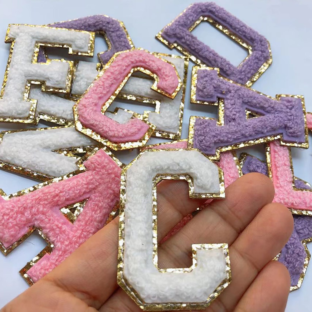 Benutzer definierte bunte selbst klebende Uni-Buchstaben Eisen auf Chenille Stickerei Patches mit Pailletten