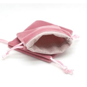 Sacs à bijoux en velours légers et recyclables en gros, avec logo personnalisé, pochettes d'emballage imprimées sur mesure pour boutiques et entreprises, avec cordon de serrage - Product Image 4
