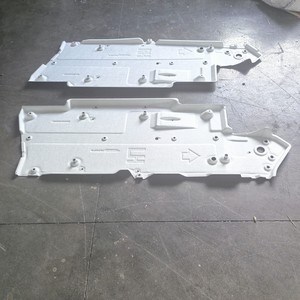 Plaque de protection sous châssis en plastique blanc premium pour Toyota ES260 2018 - Product Image 1