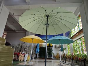 Parasol de plage personnalisé commercial pour hôtel café perche en <span class=keywords><strong>bois</strong></span> imperméable parasol cadre en aluminium polyester promotionnel option bon marché - Product Image 5