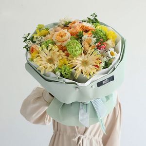 Film d'emballage en plastique imperméable de haute qualité pour bouquets de fleurs avec impression couleur unie - Product Image 5