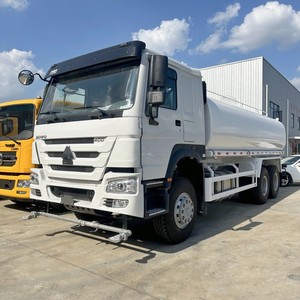 Camión Cisterna de Agua Sinotruk HOWO 6X4 de 18, 20 y 25 Toneladas, Camión Cisterna con Aspersor de Agua - Product Image 3