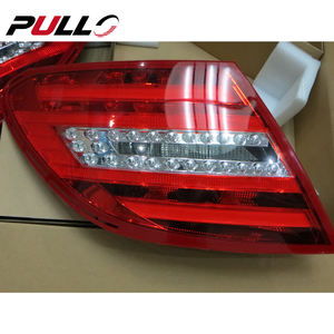 Pièces automobiles à bon <span class=keywords><strong>prix</strong></span> avec pare-chocs avant et arrière, calandre, phares et capot pour Benz C W204 08-14 modifié en style <span class=keywords><strong>C63</strong></span> <span class=keywords><strong>AMG</strong></span> - Product Image 6