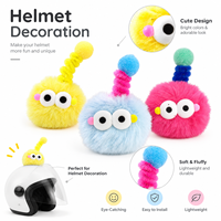 Accessoire de casque en fourrure pelucheuse à grands yeux amusants, pompon adhésif pour casque de vélo pour garçons et filles