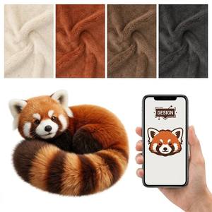 Coussin en peluche Panda roux doux et bouclé, avec queue touffue rayée annelée et détail joues blanches, mascotte personnalisée pour chambre à coucher sur le thème de la faune alpine - Product Image 1