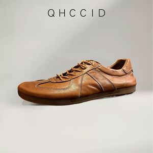 Chaussures de marche rétro pour hommes en cuir véritable marron à bout rond, à lacets, respirantes, semelle extérieure en caoutchouc, confortables pour toutes les saisons - Product Image 1