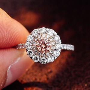 Personnalisation de luxe 	 Anneaux de fleurs délicats en or 18 carats pour filles, diamant moissanite, design élégant pour femme, bague de fiançailles - Product Image 4