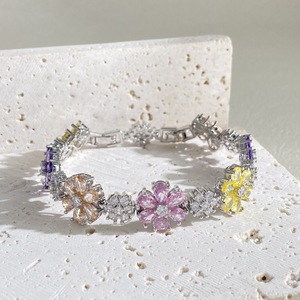 Pulsera de Flores con Circonitas de Colores y Tecnología de Incrustación con Garras, Estable y sin Caída de Piedras, No se Oxida, Pulsera de Lujo Ligero - Product Image 5