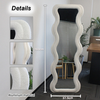 Miroir sur Pied Ondulé Blanc 63''x23'' en Polaire Peluche Effet Bois, Pleine Longueur avec Forme Symétrique