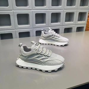 รองเท้าลำลองแฟชั่นสไตล์อังกฤษ รุ่นสปริง/ซัมเมอร์ 2025 ดีไซน์ทันสมัย ผ้าถักแบบ Fly-Knit ระบายอากาศได้ดี ทรงกว้างพิเศษ สายรัดแบบบางเฉียบ ใช้งานได้หลากหลาย กำลังเป็นที่นิยม - Product Image 3