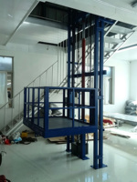 Plateforme élévatrice hydraulique verticale sur rail pour usage industriel, personnalisable, pour le levage de marchandises et de charges