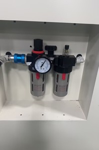 Máquina Automática para Evacuar y Cargar Tubos de Calor - Product Image 5