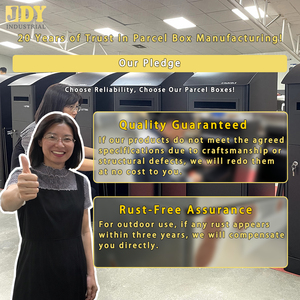 ตู้รับจดหมายแบบเสาพร้อมลายไม้  พร้อมป้ายเลขที่บ้านที่ปรับแต่งได้ - Product Image 3