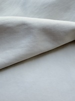Tela de poliéster T400 elástica mecánica de sarga 3/3, duradera para pantalones casuales, chaquetas y prendas de peso medio.