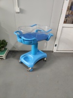 Lit bébé avec roulettes, roulettes verrouillables, berceau pour bébé pour un déplacement facile, berceau pour nouveau-né, peinture non toxique pour la sécurité des bébés