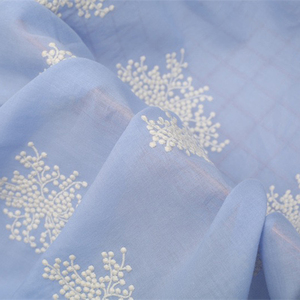 <span class=keywords><strong>Tissu</strong></span> en coton pur brodé 3D avec des motifs végétaux, respirant, confortable, nouveau matériau pour <span class=keywords><strong>la</strong></span> production de robes longues élégantes et de robes stylées - Product Image 2