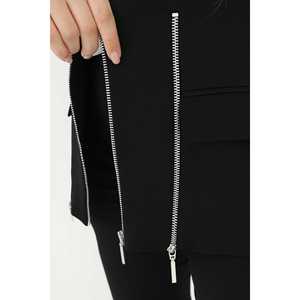 เสื้อเบลเซอร์คอวีผู้หญิง สีดำ ผ้าระบายอากาศได้ดี - Product Image 1