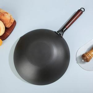 Wok traditionnel chinois en fonte Style japonais carré en acier au carbone avec <span class=keywords><strong>poignée</strong></span> <span class=keywords><strong>amovible</strong></span> pour cuisinière à induction à gaz - Product Image 1
