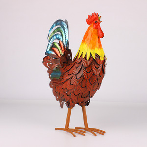 Adorno de Gallo Metálico 3D Colorido, Escultura Rústica de Pollo de Hierro para Decoración de Jardín, Patio o Terraza - Product Image 4