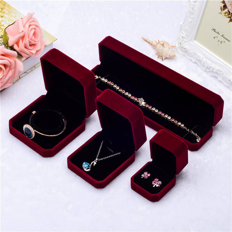Jewelry Gift Box Red Velvet Necklace Box Custom Luxury Wine Red