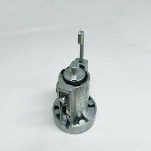 Nuovi cilindri della serratura di accensione MR-337546 MR296628 MB888092 MB846653 MB802159 MR337546 per Mitsubishi <span class=keywords><strong>Pajero</strong></span> 2 <span class=keywords><strong>L200</strong></span> 1997- - Product Image 5