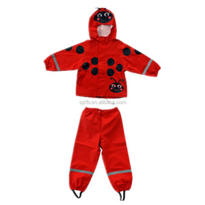 Grazioso Completo Impermeabile per Bambini in PU, Giacca Antipioggia e Salopette Unisex per Neonati - Product Image 2